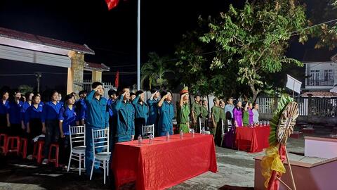 Hoạt động thắp nến tri ân